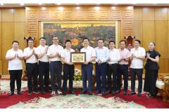 Chủ tịch UBND tỉnh Vương Quốc Tuấn yêu cầu các sở, ngành, đơn vị phối hợp, đồng hành với Tập đoàn Desay để mở rộng sản xuất giai đoạn 2 tại tỉnh